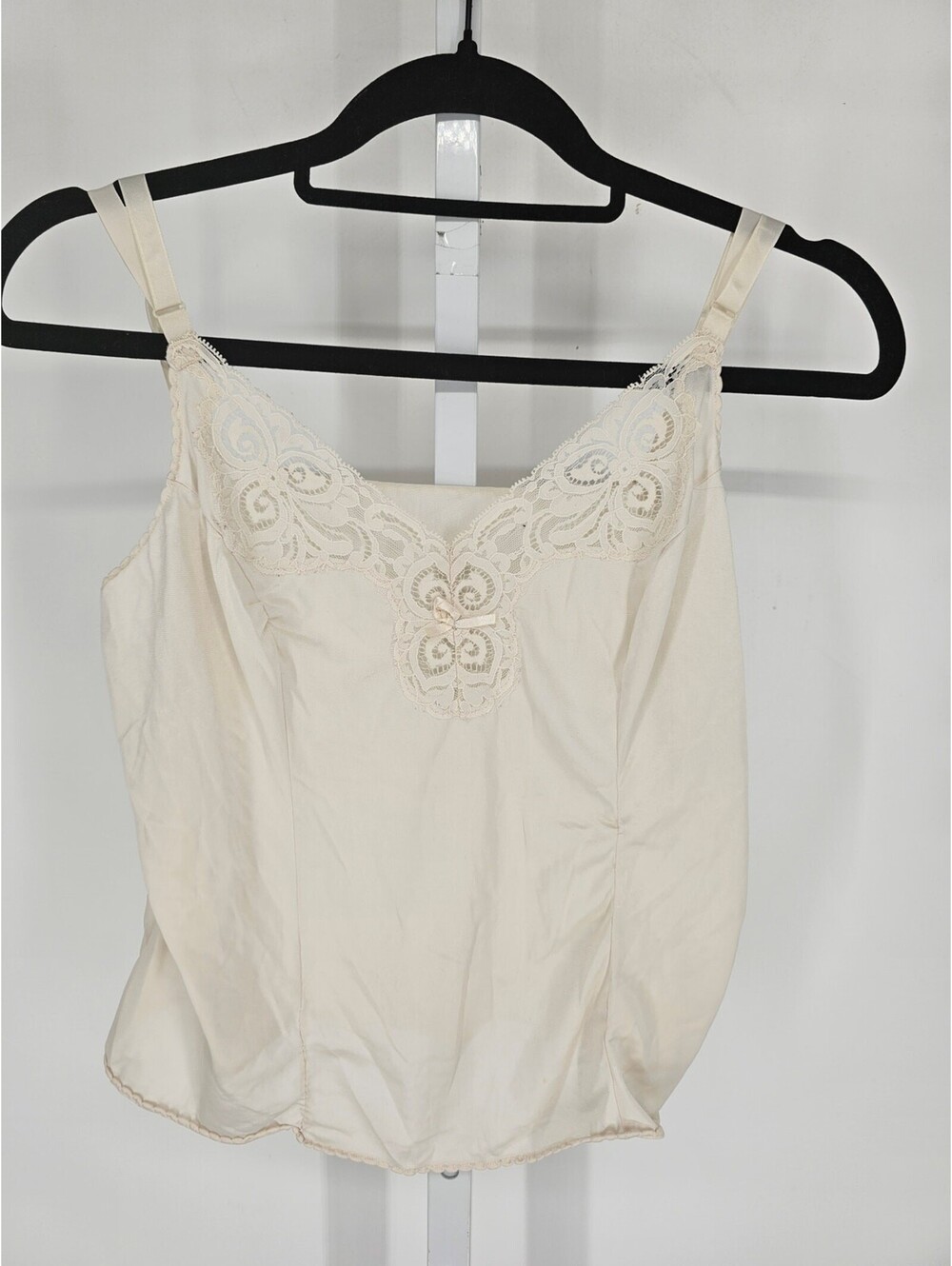 Vintage 1980s Womens Sz M Nylon Sleep Shirt Cream Beige Lace Trim Tank Top